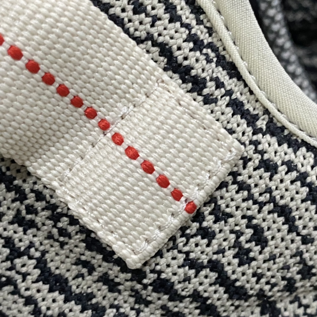 图片[4]-God版本2022版Yeezy350初代 \”Turtle Dove\” 灰白 AQ4832 原厂再生高弹纱 艺超原厂鞋带 原厂Cost高斯环保线 百宏原厂后拉织带环 德国进口巴斯夫大底 原档案底模数据 区别市面一切版本 均不是一个档次 辰元原厂针织代工 细节还原度极高 大几率过验 尺码 36 36.5 37 38 38.5 39 40 40.5 41 42 42.5 43 44 44.5 45 46 47-选品中心