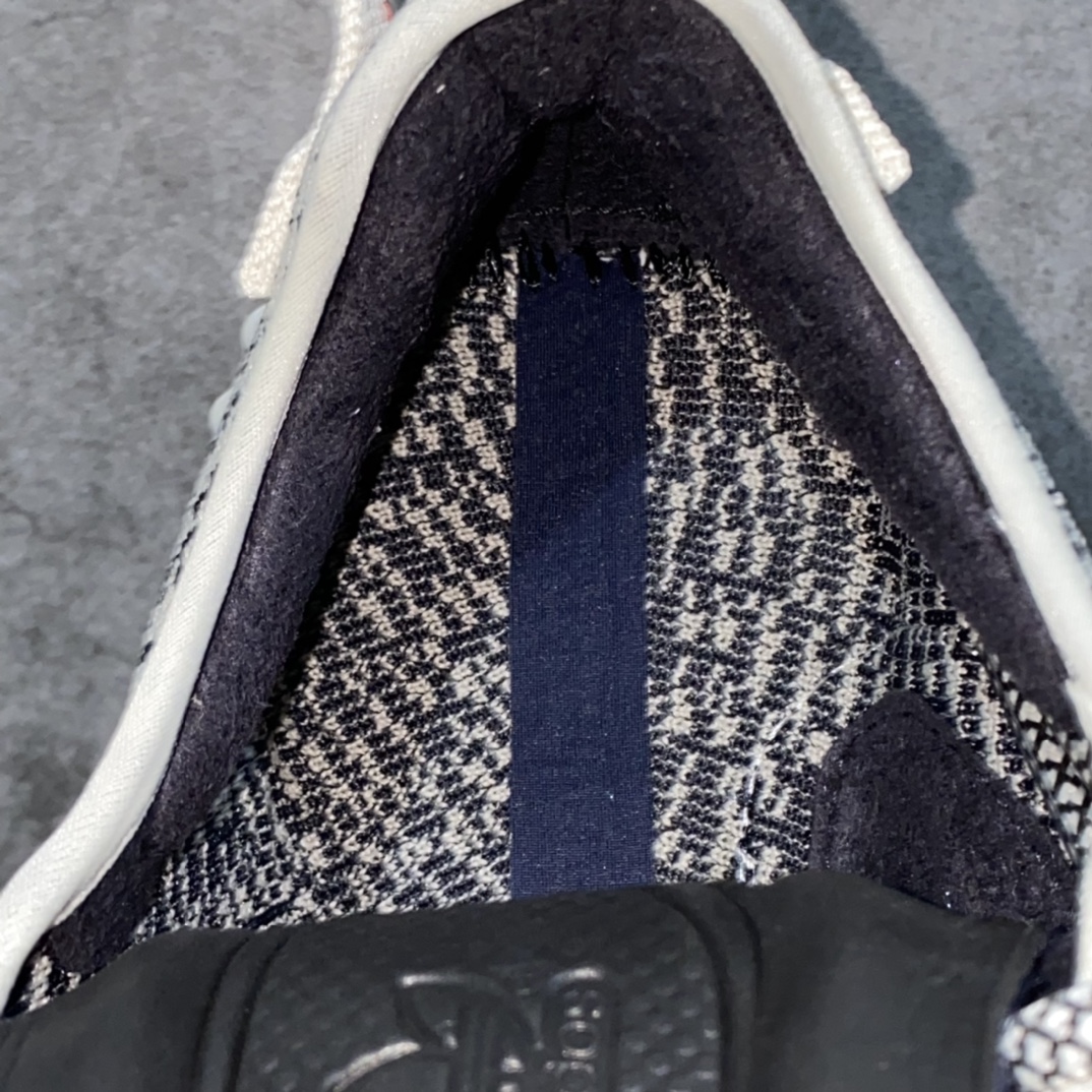 图片[5]-God版本2022版Yeezy350初代 \”Turtle Dove\” 灰白 AQ4832 原厂再生高弹纱 艺超原厂鞋带 原厂Cost高斯环保线 百宏原厂后拉织带环 德国进口巴斯夫大底 原档案底模数据 区别市面一切版本 均不是一个档次 辰元原厂针织代工 细节还原度极高 大几率过验 尺码 36 36.5 37 38 38.5 39 40 40.5 41 42 42.5 43 44 44.5 45 46 47-选品中心