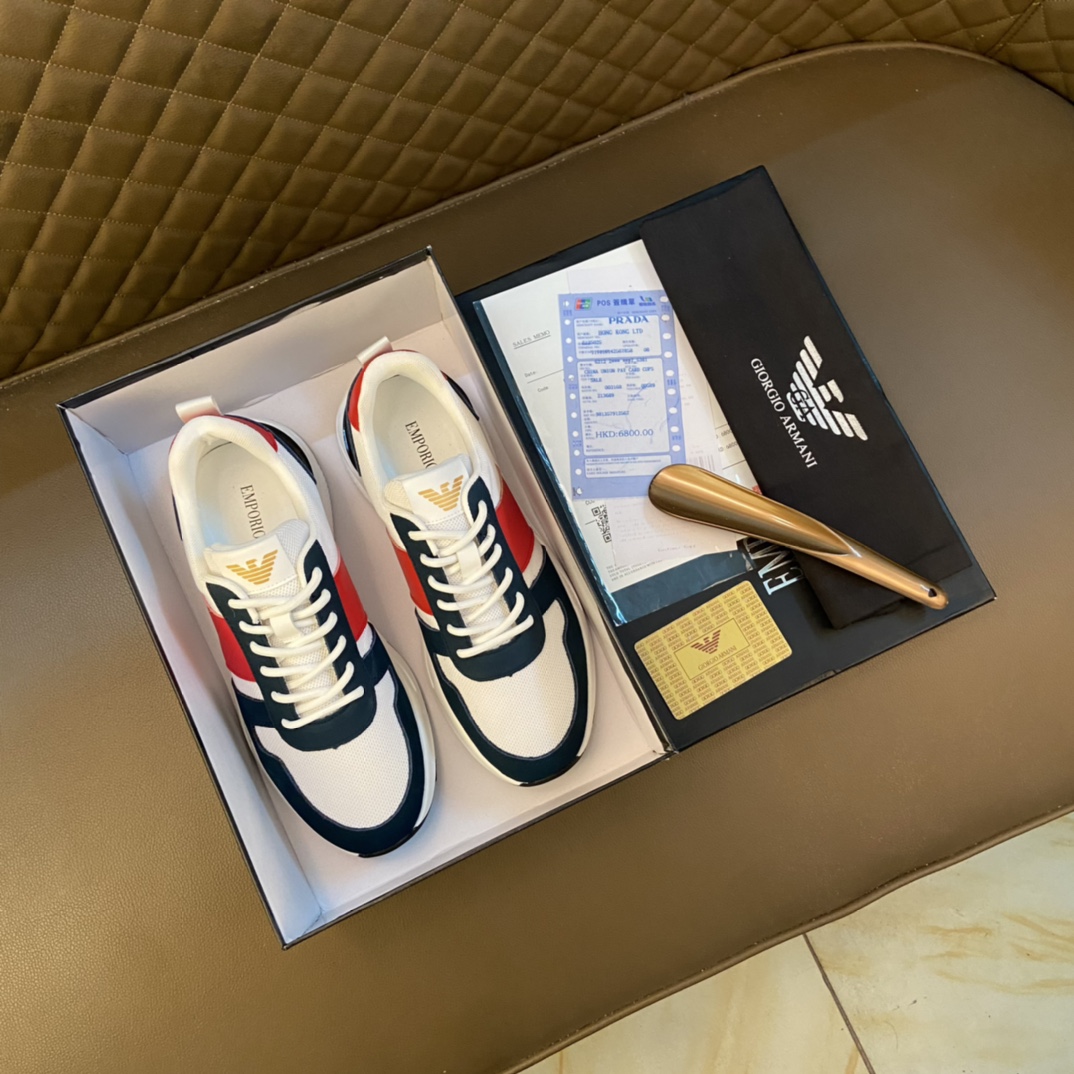 I5 Armani 阿玛尼  原版专柜潮鞋 鞋面意大利进口头层顶级牛皮 ,潮男年轻人必备,欧美时尚风格,无论走到那你都是亮点.1:1复刻 运动风,原单 Armani 阿玛尼 印图 懒人套脚必备 原版运动底 精品打造 适合司机驾车出行 款式简单而不失奢华,百搭,让你走到那都是亮点,男鞋码数：38-44 45定白色 选