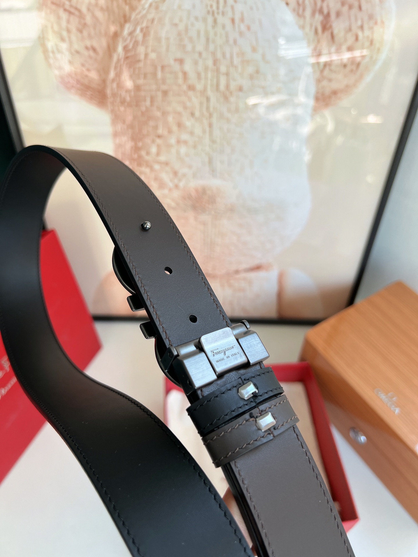 Ferragamo菲拉格慕男士3.5cm精品金属扣进口双面用头层牛皮腰带