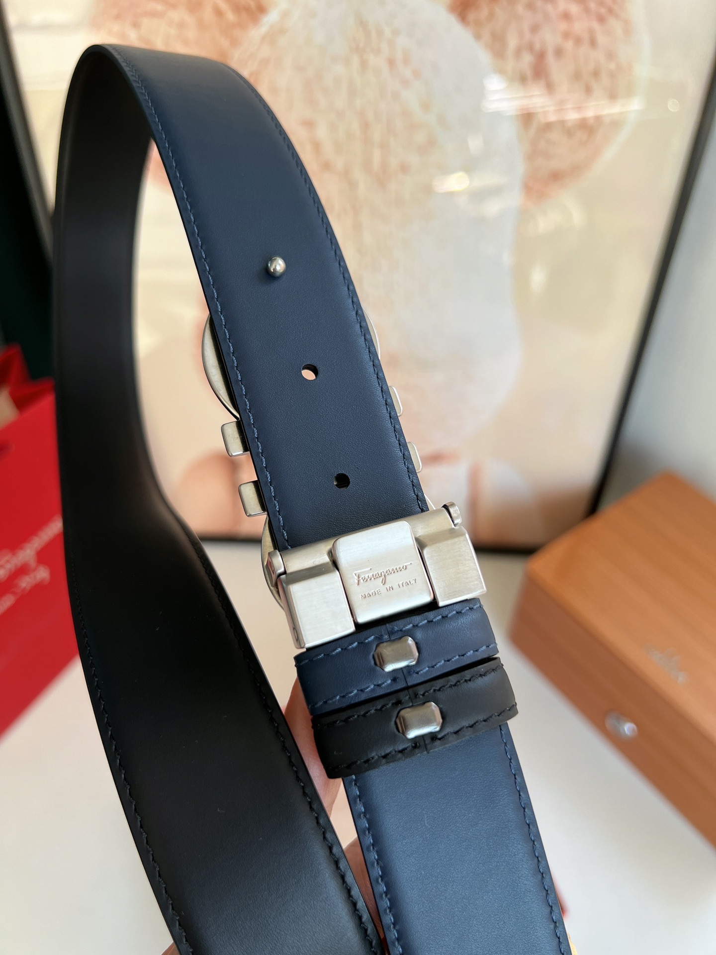 Ferragamo菲拉格慕男士3.5cm精品金属扣进口双面用头层牛皮腰带