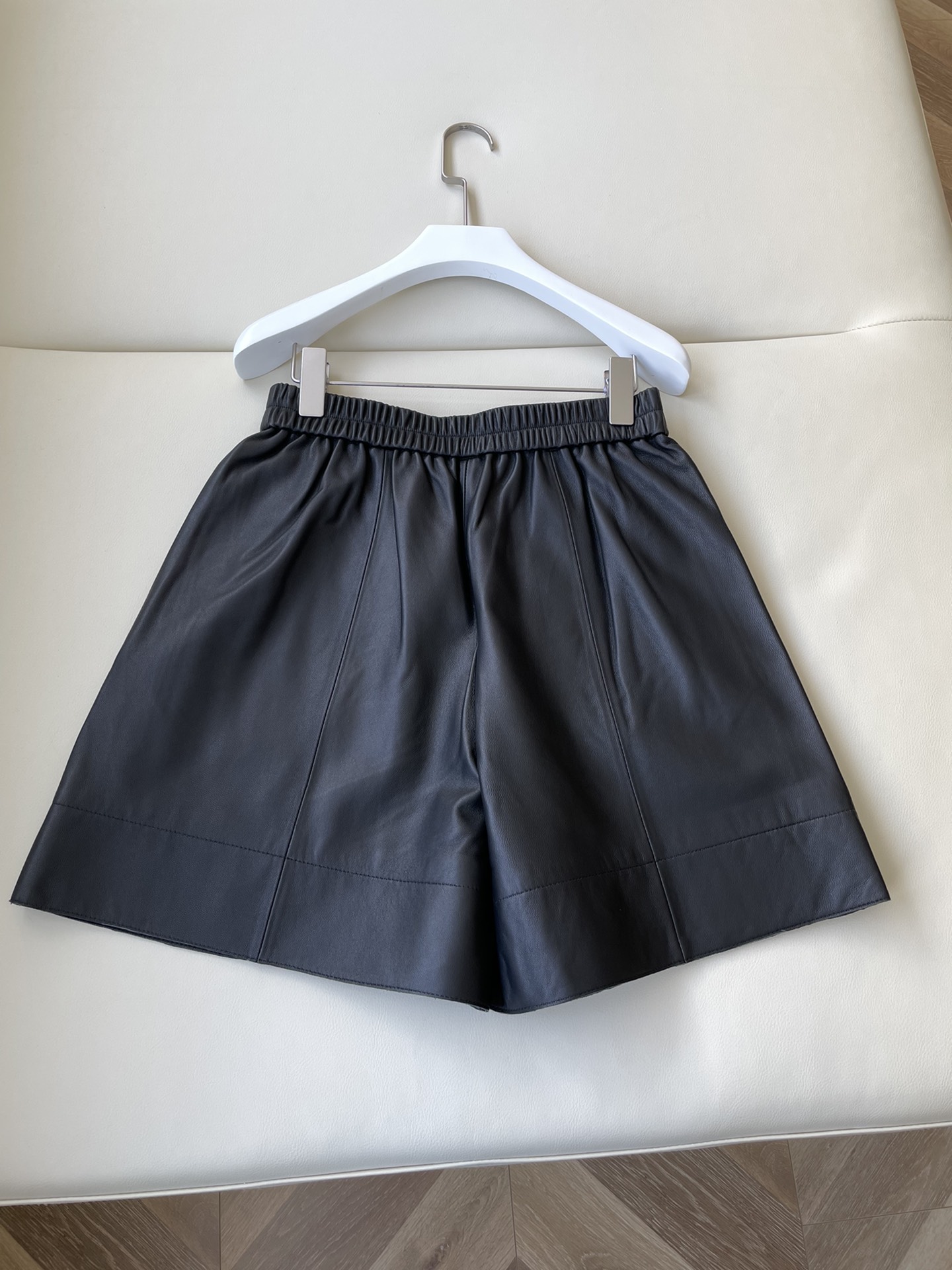 High-Quality Leather Shorts with American Sports Style, Sizes 36-40, for Fashionable Look - 图片 8