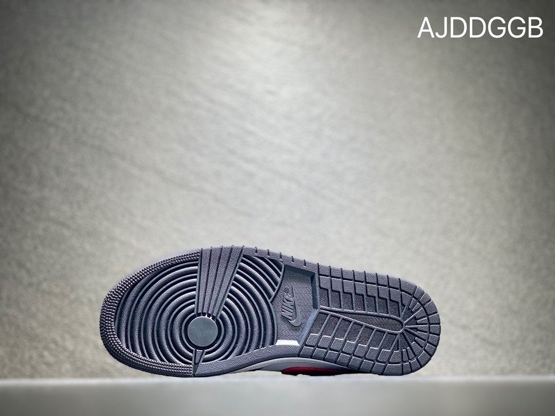 本地自取240 Nike AIR JORDAN 1 Low AJ1 乔丹低帮篮球鞋 DC0774-004