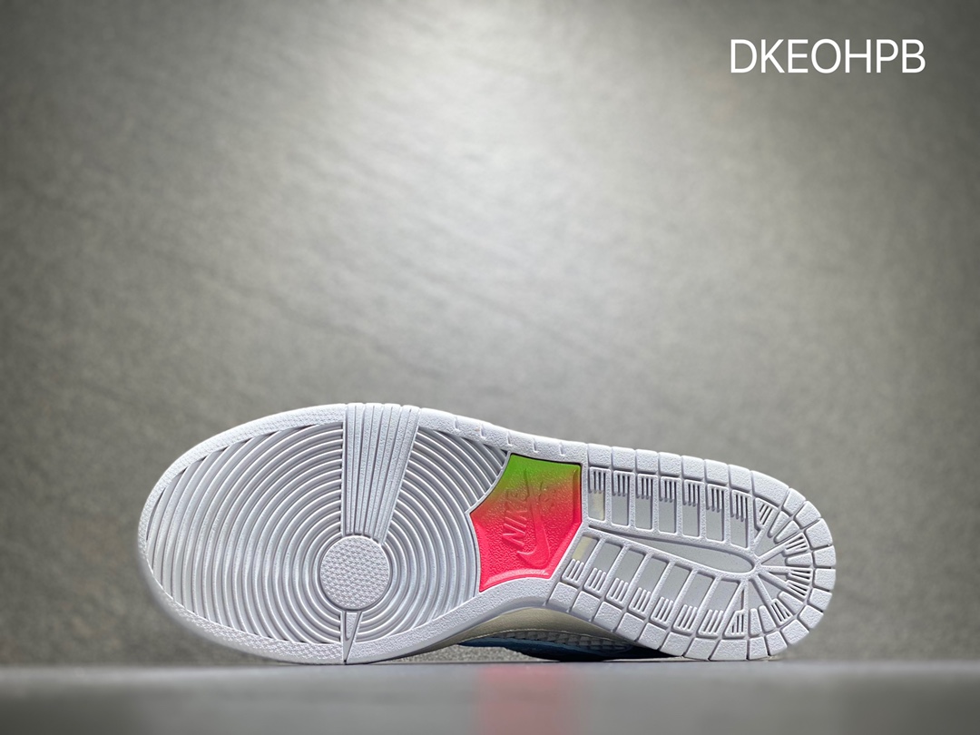 300 Nike SB dunk Low 低帮休闲运动滑板板鞋 DX5933-900