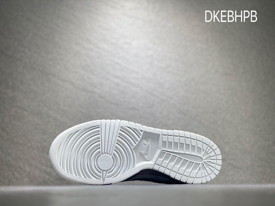 320 Nike SB dunk Low 低帮休闲运动滑板板鞋 DXDD9606-123