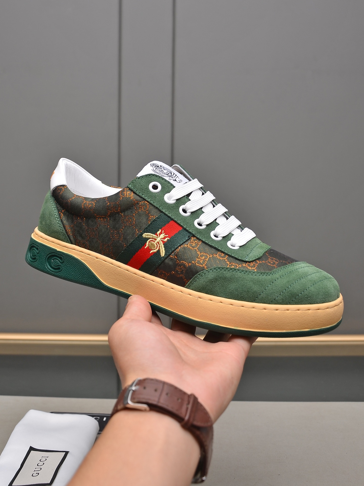 I0   经典再现Gucci  古奇 -GUCCl2022鞋面采用意大利进口头层磨砂牛皮拼Gucci  古奇 专用材料头层羊皮内里垫脚制作，让行走更加便捷舒适经典数码 38-44 45定做两色选