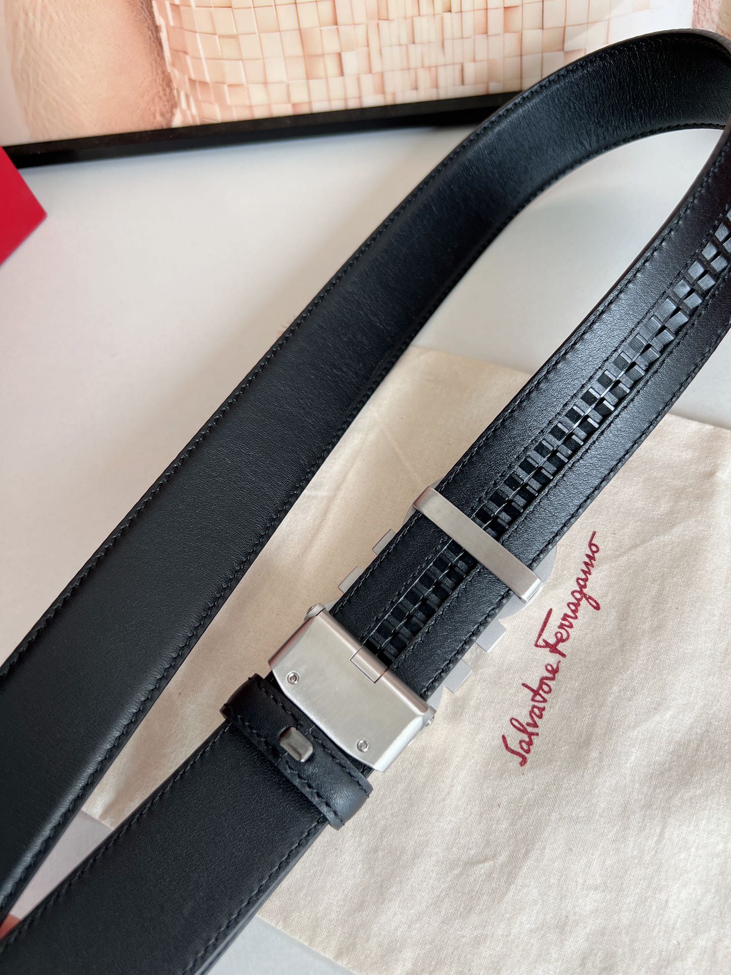 Ferragamo菲拉格慕   双面头层牛皮带齿槽腰带3.5cm