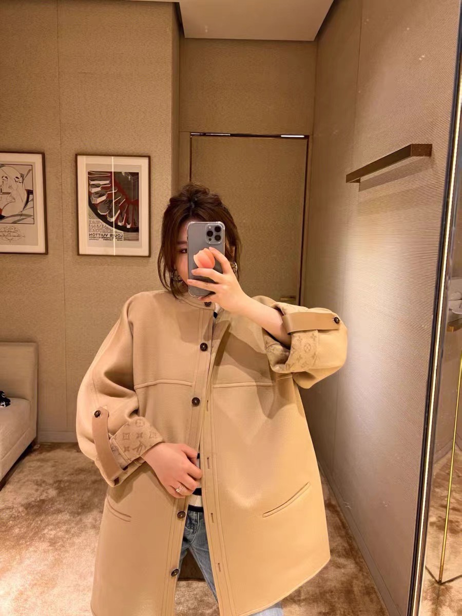 20221V女士宽松直筒圆领羊毛呢大衣