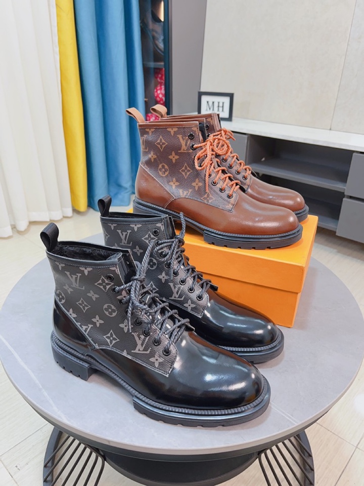 高品质配全套包装〖LV高帮皮靴〗高端货秋冬高帮男鞋原版质量鞋面采用优质进口牛皮开边猪牛皮内里高度保暖轻巧方便皮质柔软细腻,耐磨防滑大底,鞋型端庄霸气,奢华魅力无所掩盖自然洒脱的新贵主义,引领潮流. 码数：38-44,45可定做