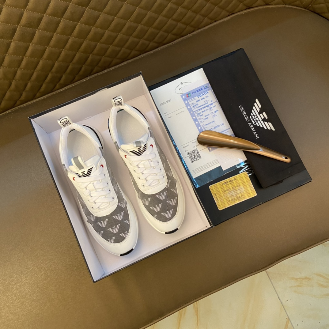 I5 Armani 阿玛尼  原版专柜潮鞋 鞋面意大利进口头层顶级牛皮 特殊材质面料,羊皮内里,潮男年轻人必备,欧美时尚风格,无论走到那你都是亮点.1:1复刻 运动风,原单 Armani 阿玛尼 印图 懒人套脚必备 原版运动底 精品打造 适合司机驾车出行 款式简单而不失奢华,百搭,让你走到那都是亮点,男鞋码数：38-44 45定做 灰色 黑白色一系列选