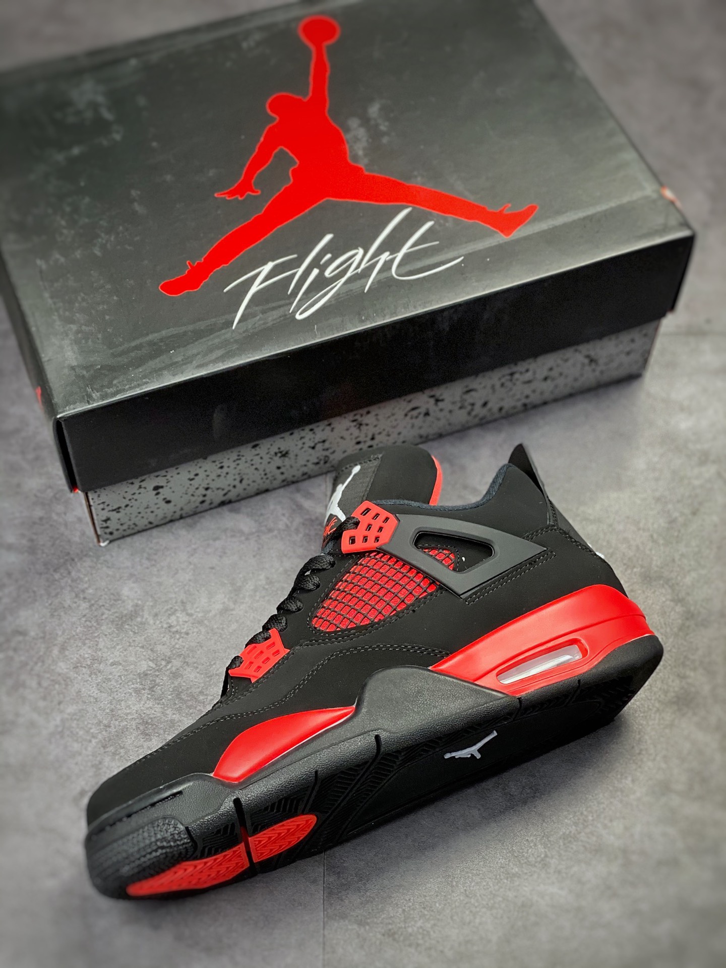 300 Air Jordan 4 Retro “Red Thunder” 黑红 CT8527-016