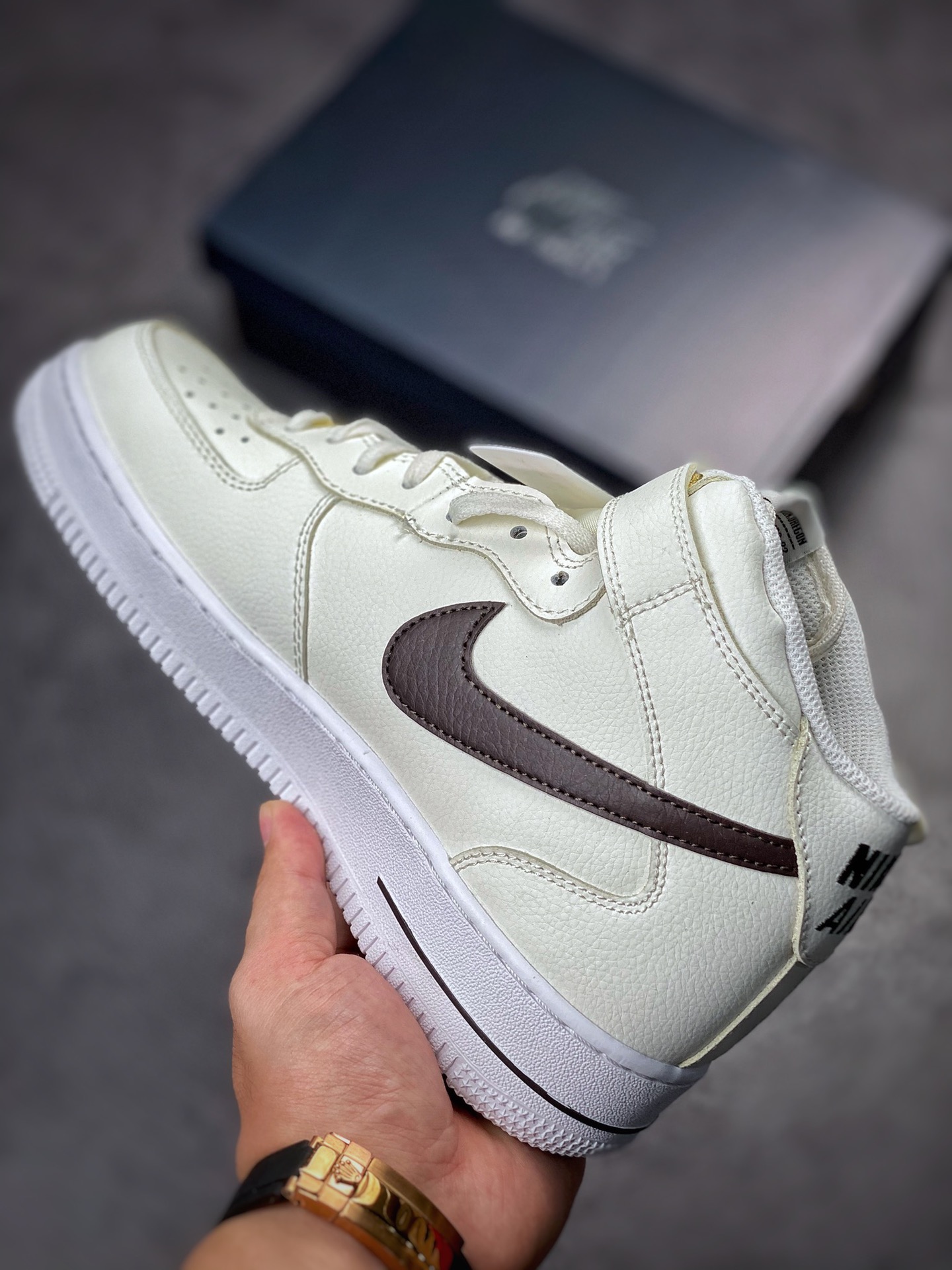 210 Nike Air Force 1 Mid 40周年白绿黑中帮 DR9513-100