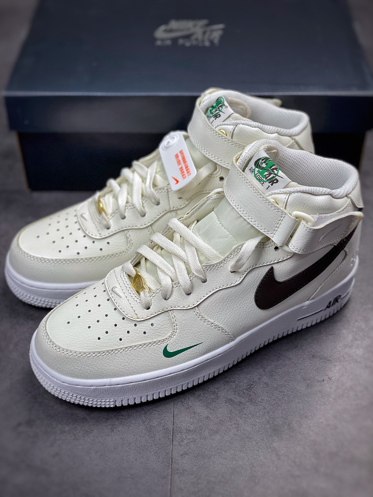 210 Nike Air Force 1 Mid 40周年白绿黑中帮 DR9513-100