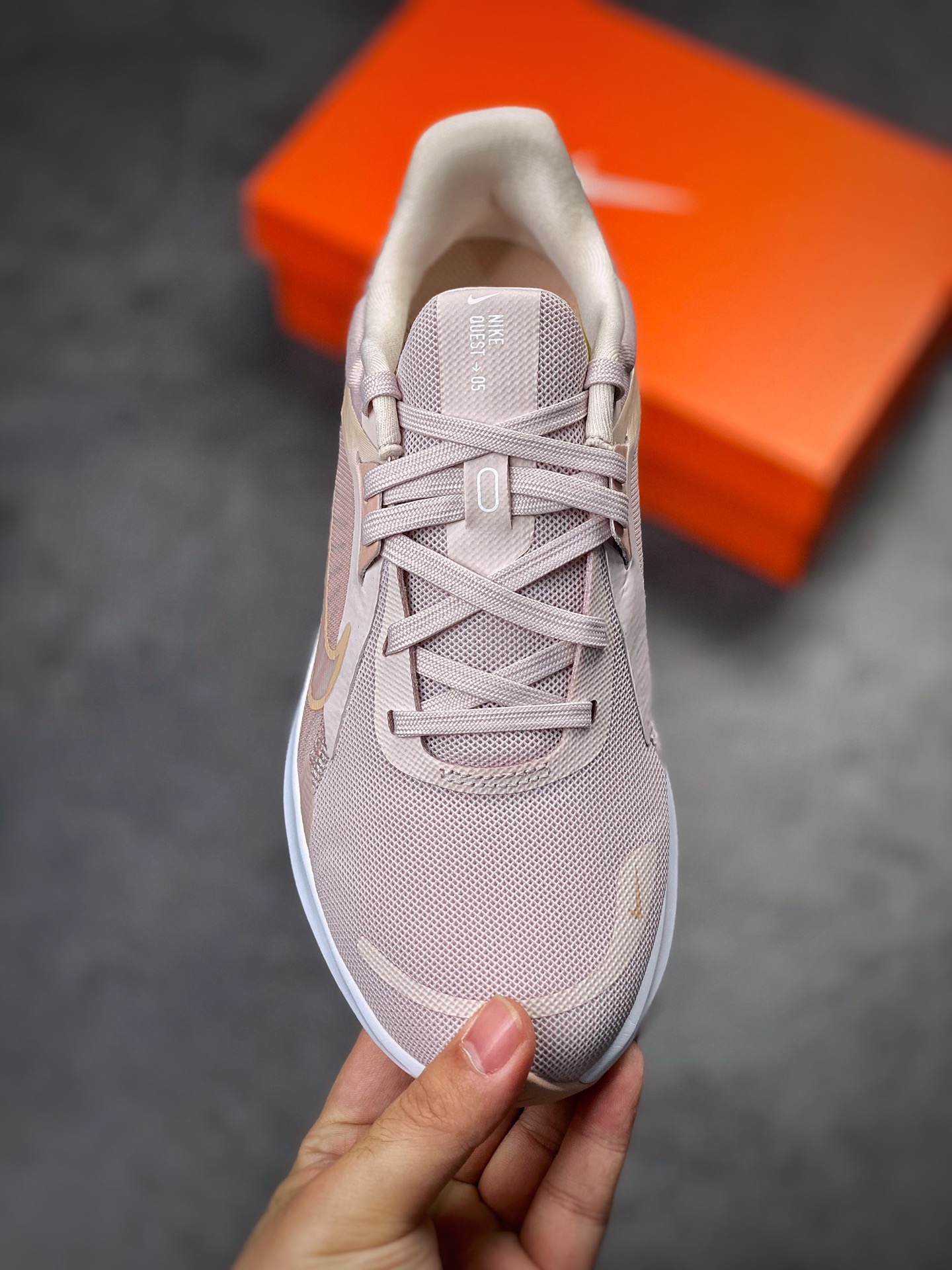 180 Nike Quest 5极速5代 网面透气 时尚休闲跑步鞋 DD9291-600