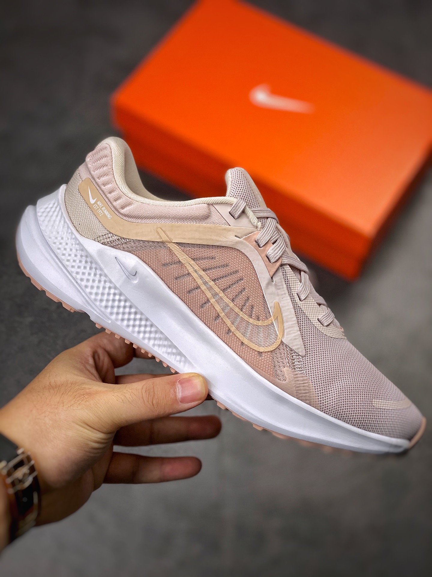 180 Nike Quest 5极速5代 网面透气 时尚休闲跑步鞋 DD9291-600