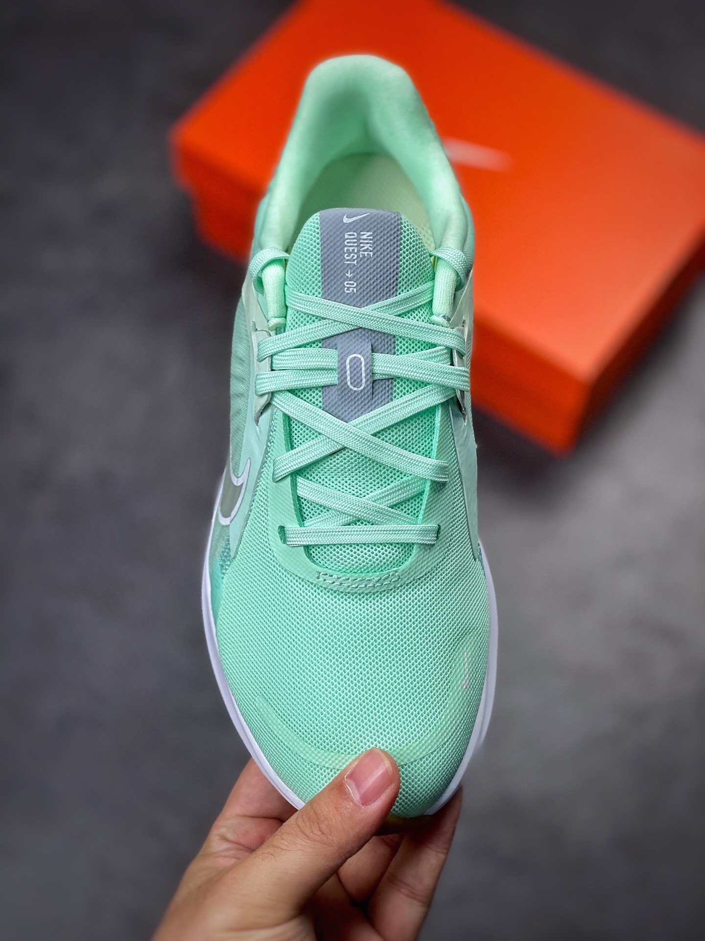 180 Nike Quest 5极速5代 网面透气 时尚休闲跑步鞋 DD9291-300