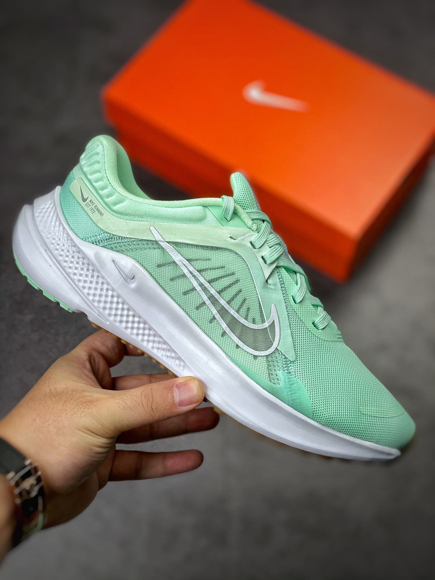 180 Nike Quest 5极速5代 网面透气 时尚休闲跑步鞋 DD9291-300