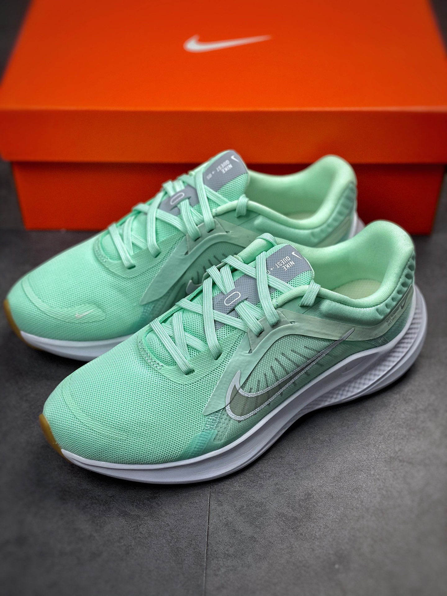 180 Nike Quest 5极速5代 网面透气 时尚休闲跑步鞋 DD9291-300