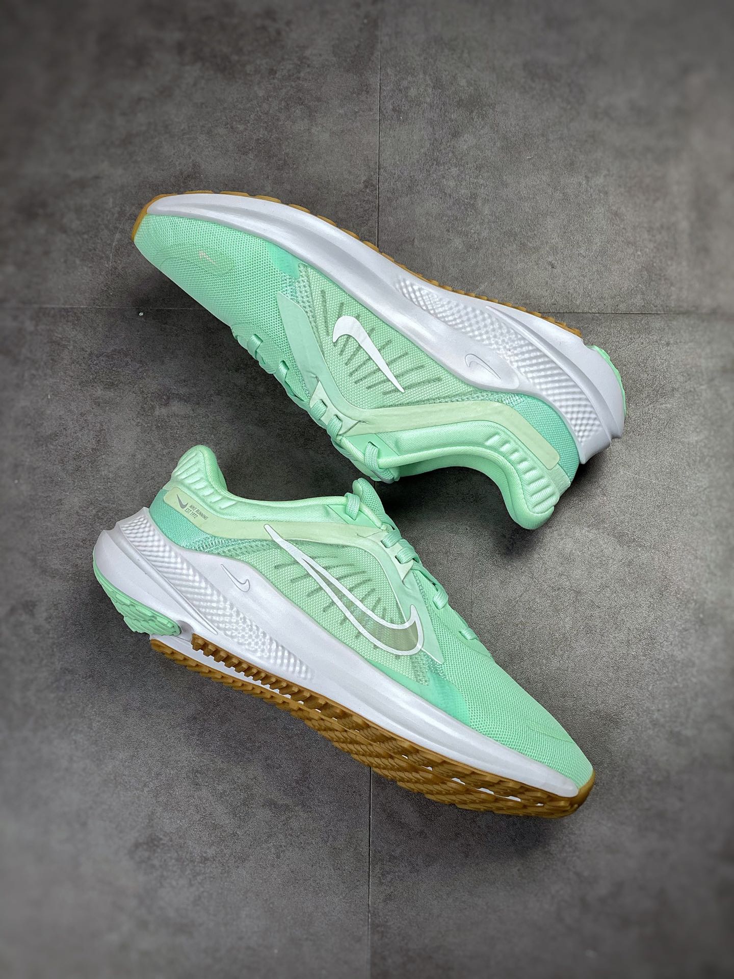 180 Nike Quest 5极速5代 网面透气 时尚休闲跑步鞋 DD9291-300