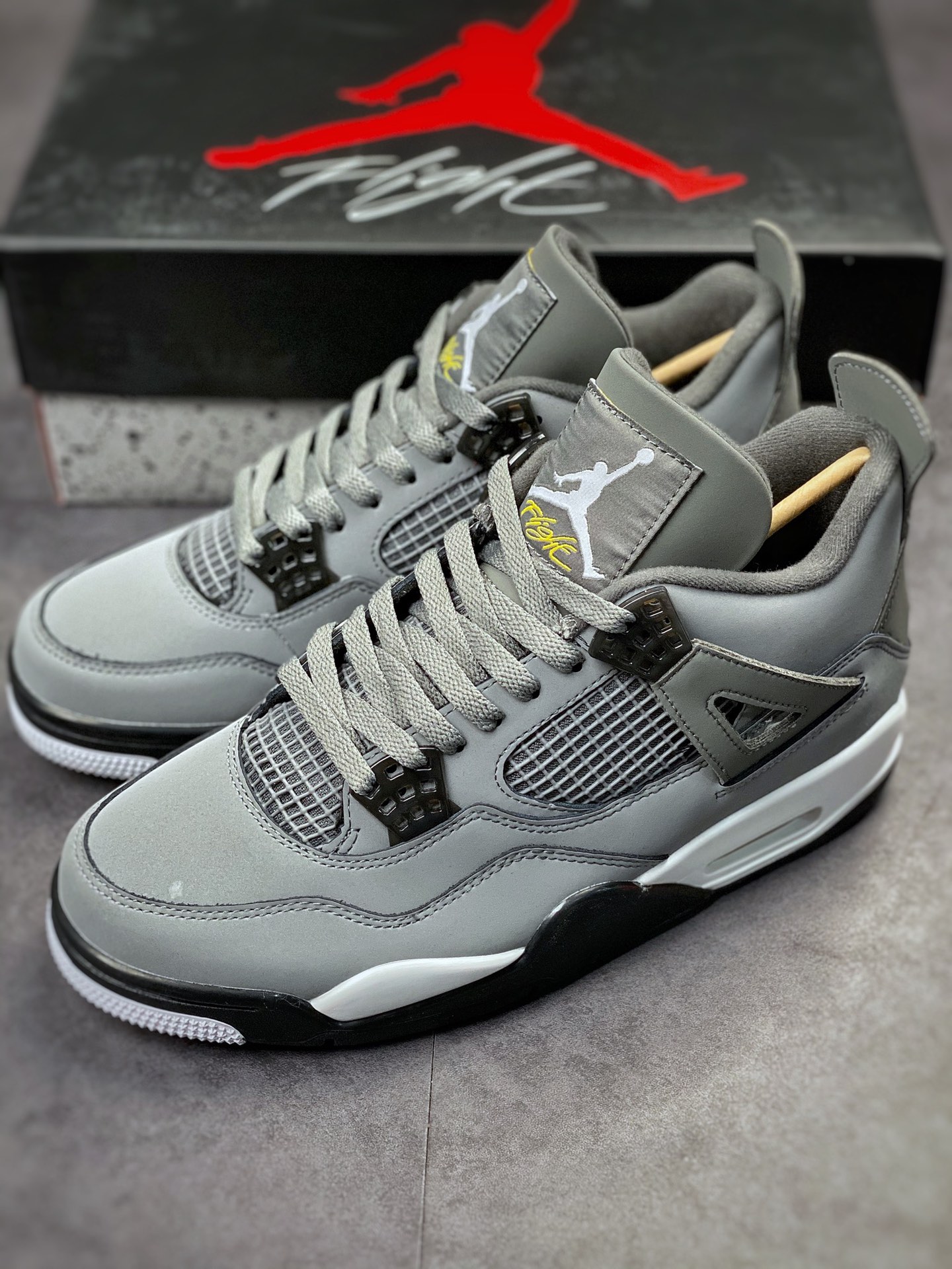 300 Air Jordan 4 Retro “Cool Grey” 酷灰 308497-007
