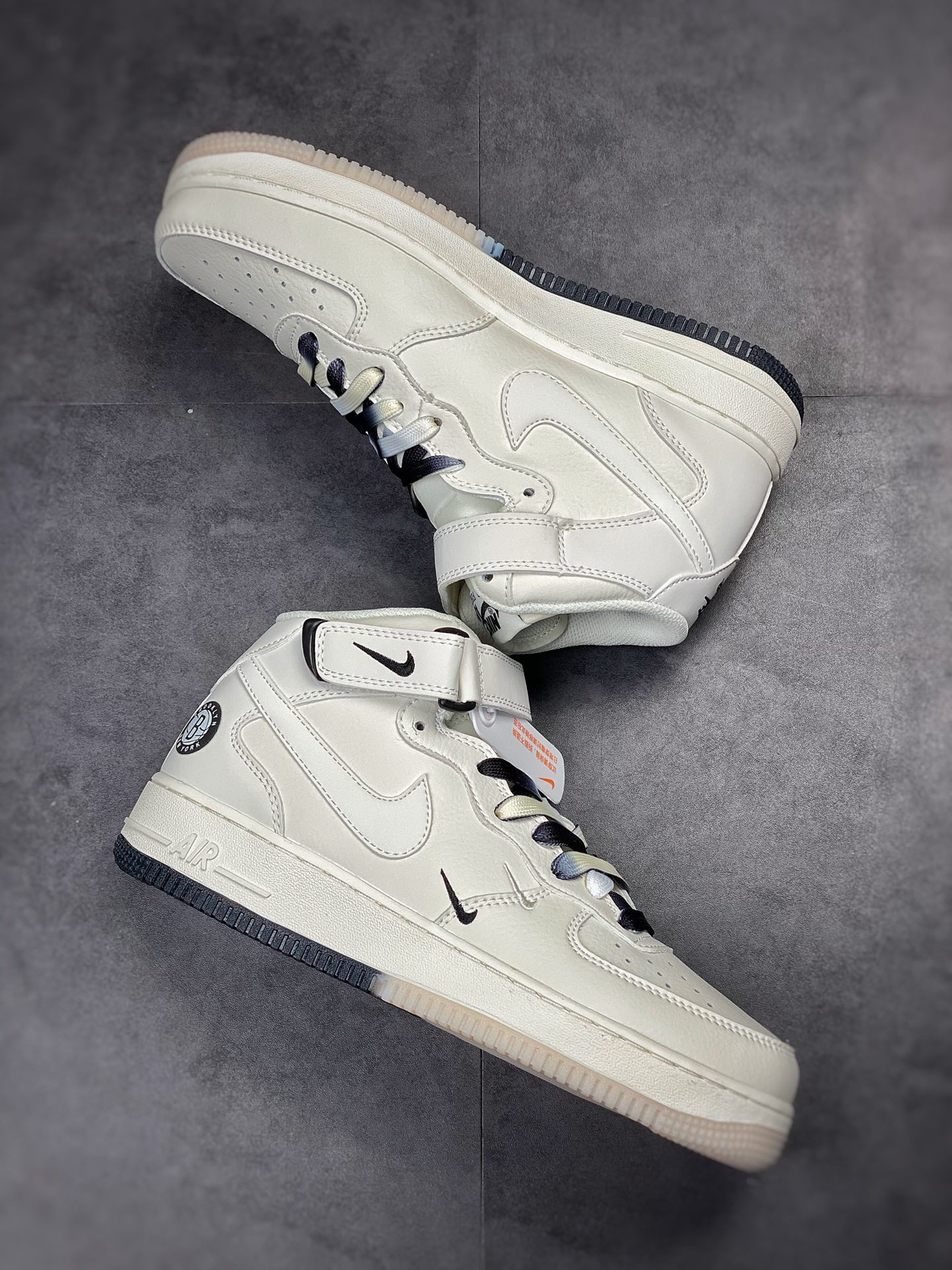 270 Nike Air Force 1 Mid 串标白黑小钩 NT2969-013