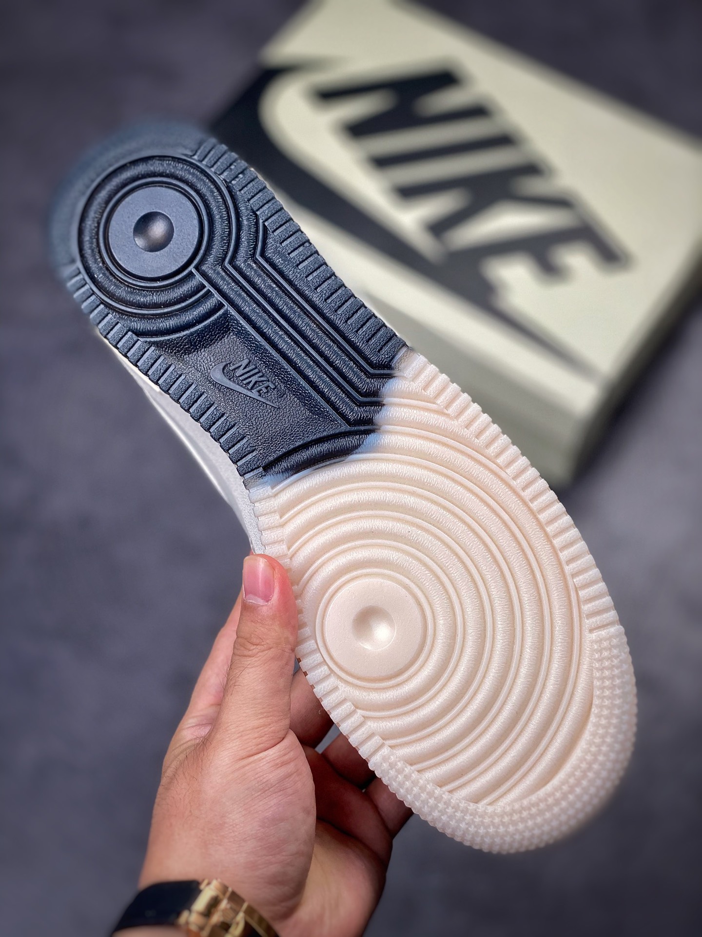 270 Nike Air Force 1 Mid 串标白黑小钩 NT2969-013