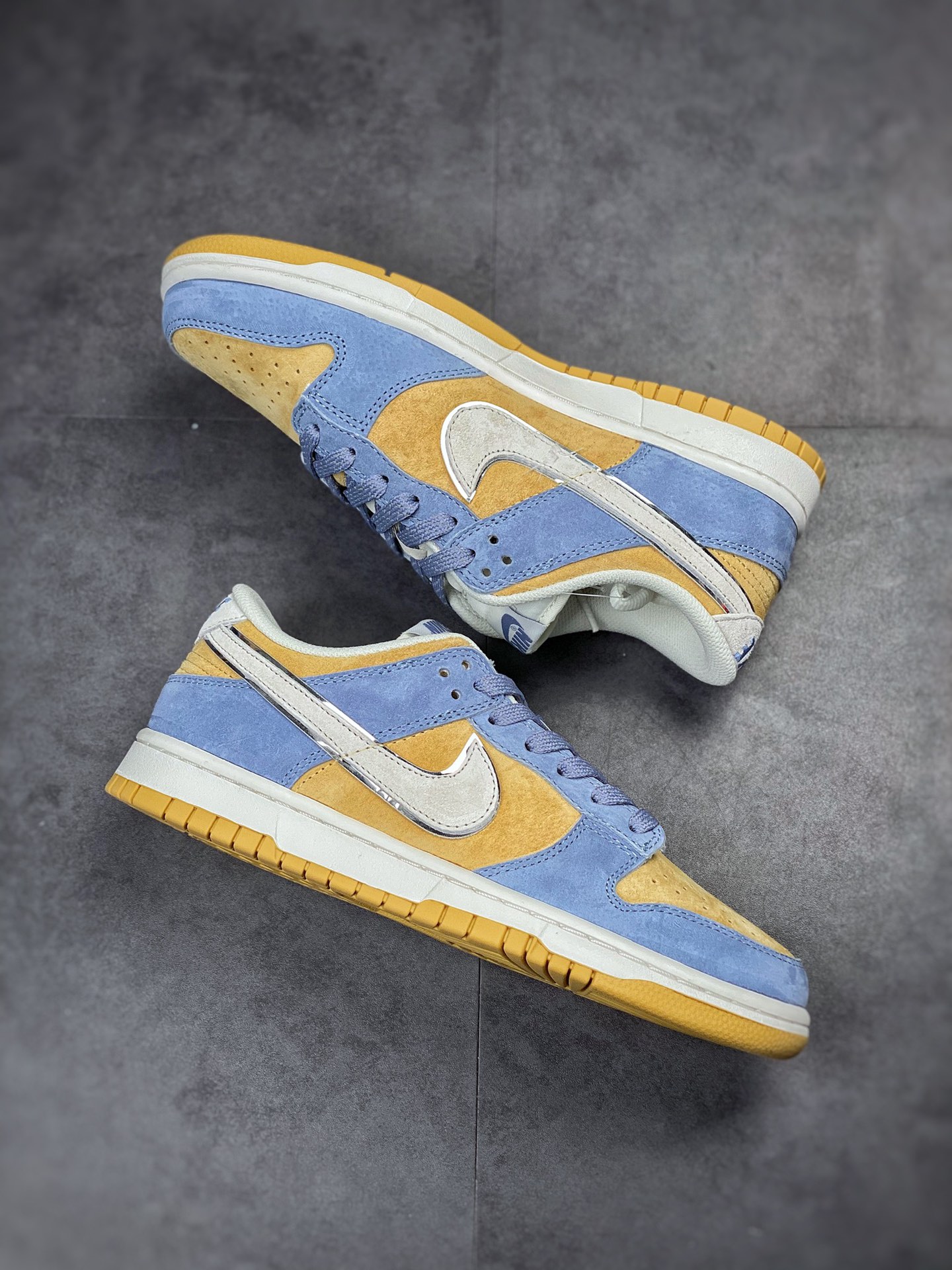 300 Otomo Katsuhiro x Nike SB Dunk Low ”Steamboy OST” 大友克洋ST1391-204