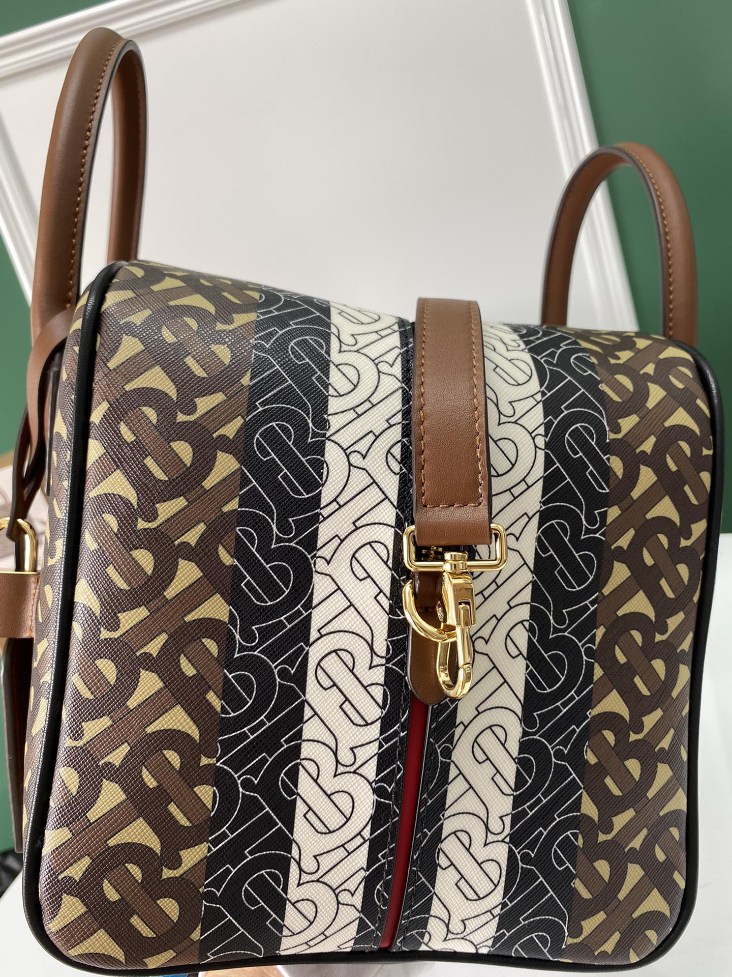 Burberry巴宝莉专属标识条纹环保帆布材质Cube - 立方包