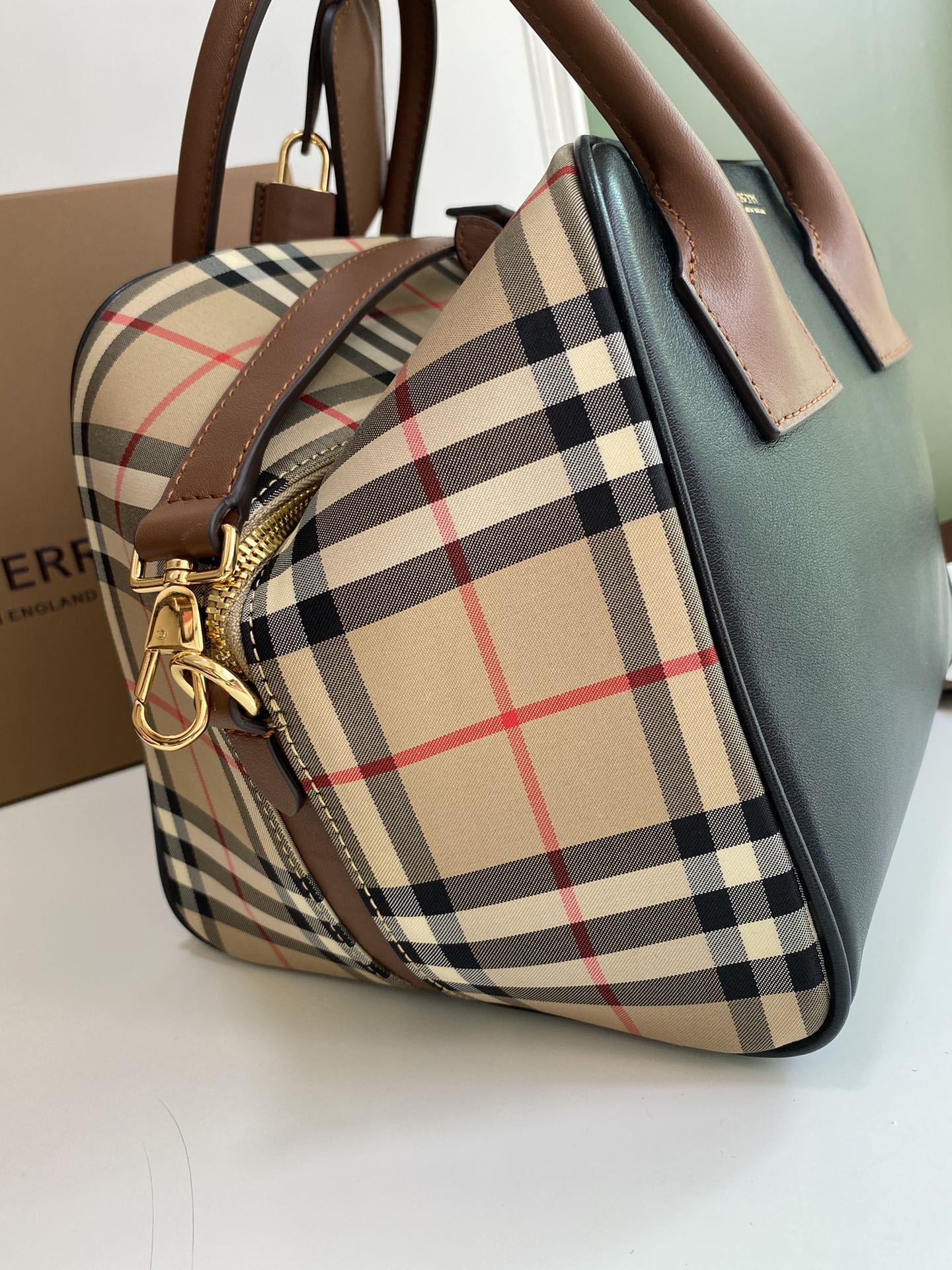 Burberry巴宝莉双色皮革拼典藏 Vintage 复古格纹裁片Cube - 立方包