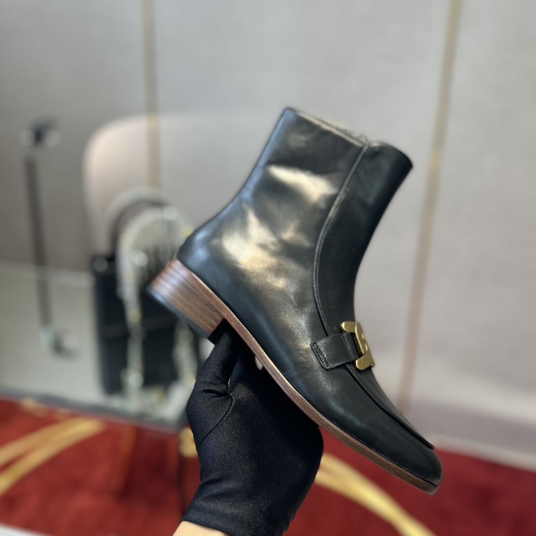Tod’s Leather Ankle Boots with Metal Chain Decorations and Zipper Design - 图片 6