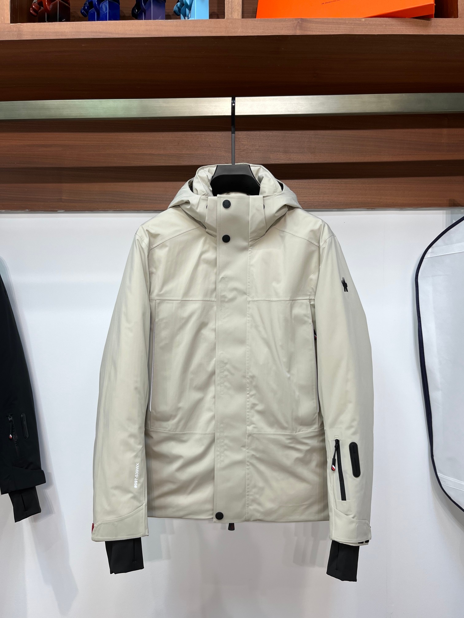 M*cler 蒙口 22Fw 多功能纯色冲锋衣户外防风防水连帽羽绒外套
