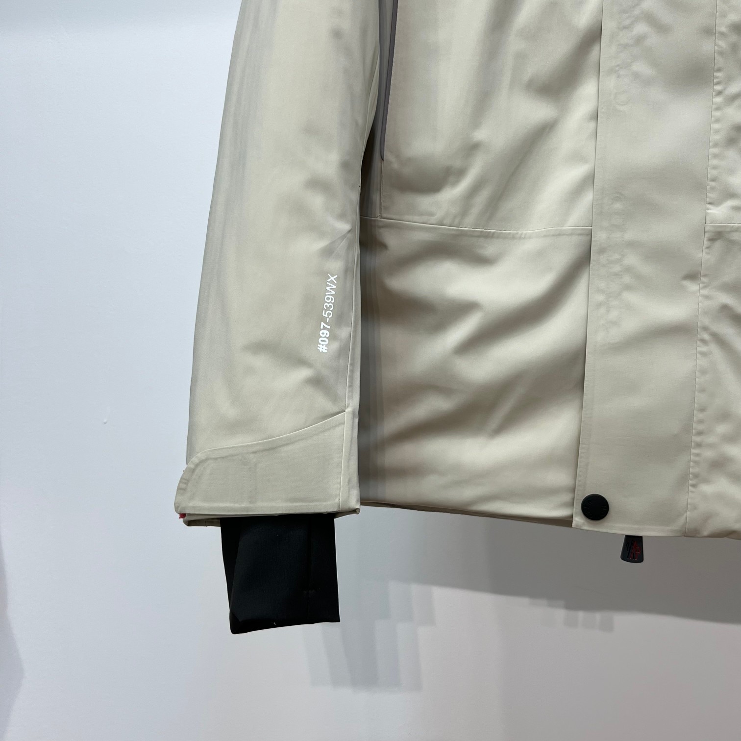 M*cler 蒙口 22Fw 多功能纯色冲锋衣户外防风防水连帽羽绒外套