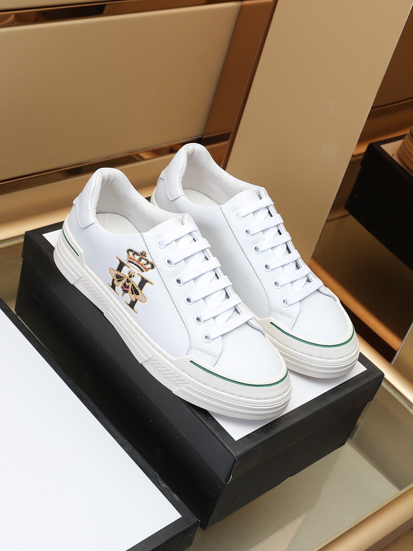 I0 Gucci  古奇 GUCCI最休闲时尚男鞋，爆款版型简洁大气，潮男专属，鞋面选用牛皮绣花工艺，羊皮内里柔软舒适，防滑耐磨大底。2色可选，码数 38-44