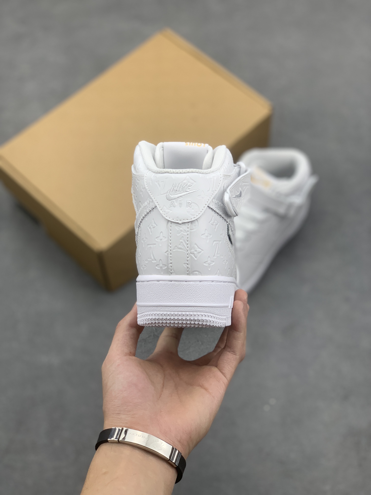 Louis Vuitton x Off-White Air Force 1 High-Top Sneakers - White Monogram 5 i1666556234 2724 3