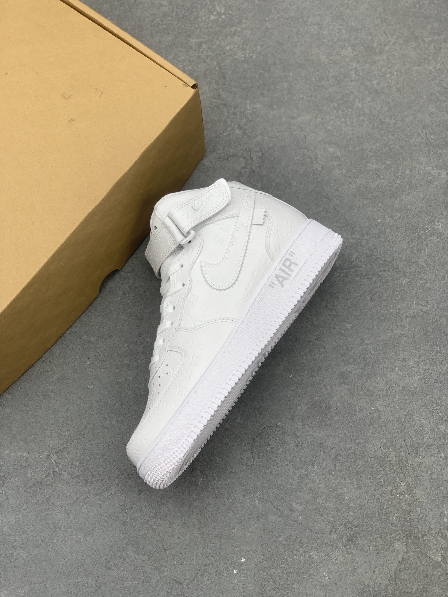 Louis Vuitton x Off-White Air Force 1 High-Top Sneakers - White Monogram 8 i1666556234 4135 6