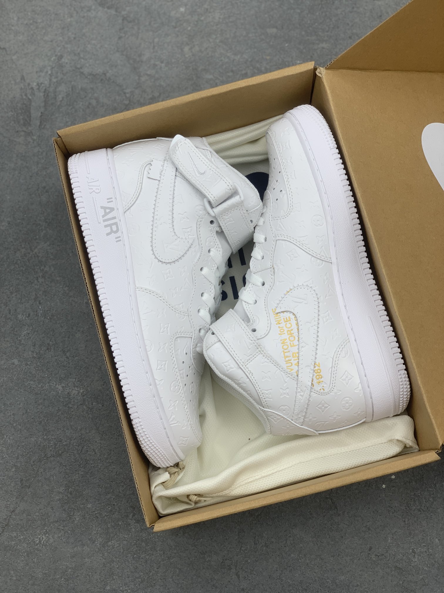 Louis Vuitton x Off-White Air Force 1 High-Top Sneakers - White Monogram 10 i1666556234 7638 8