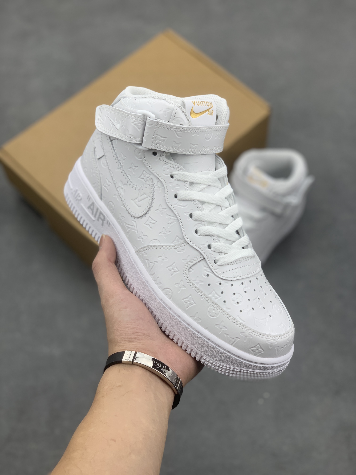 Louis Vuitton x Off-White Air Force 1 High-Top Sneakers - White Monogram 2 i1666556234 8638 0