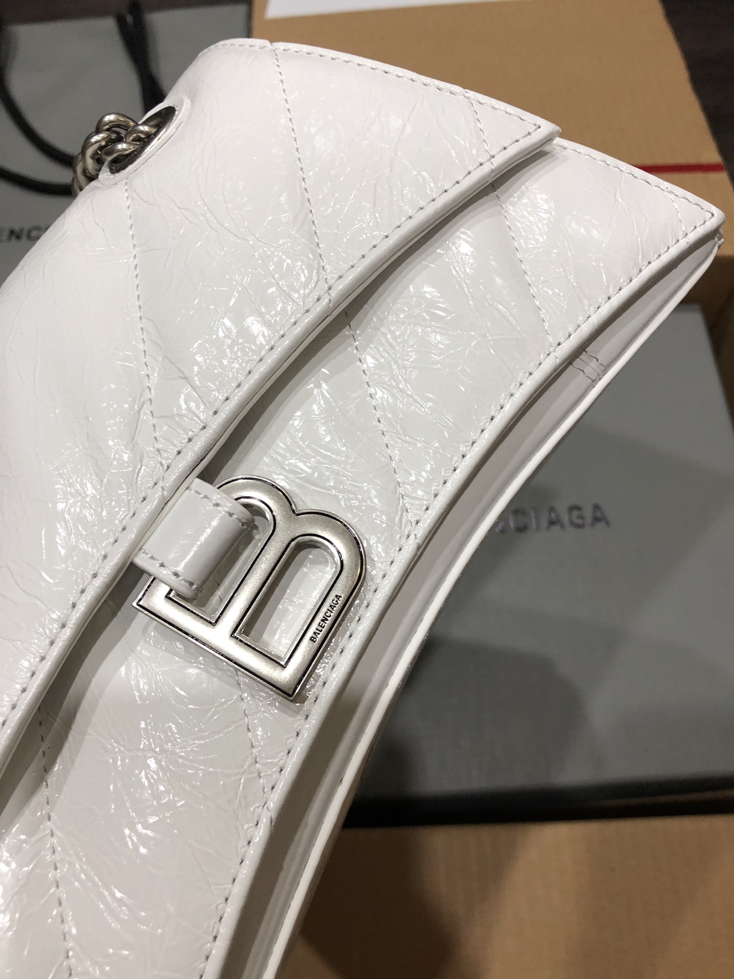 Balenciaga Style White Leather Chain Bag style reference detail image 3 from source 776239