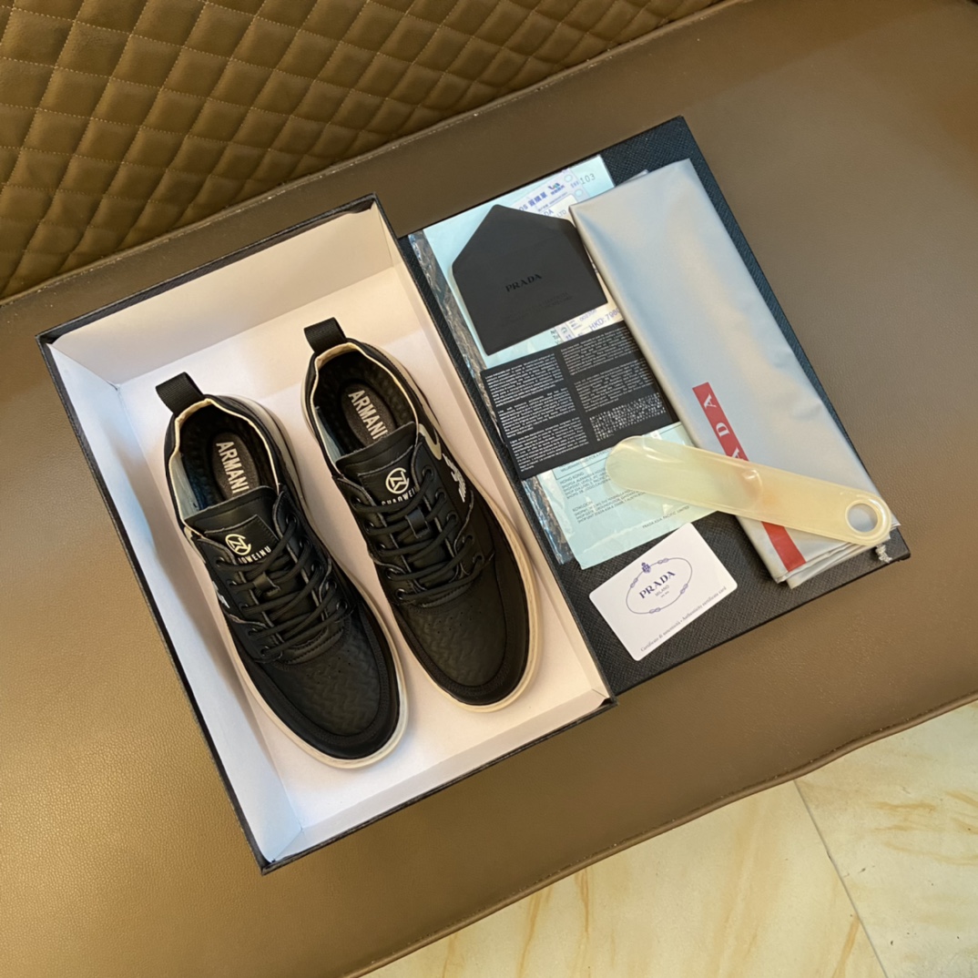 I0 Armani 阿玛尼  原版专柜潮鞋 鞋面意大利进口头层顶级 特殊材质面料,原版内里,潮男年轻人必备,欧美时尚风格,无论走到那你都是亮点.1:1复刻 运动风,原单 Armani 阿玛尼 印图 懒人套脚必备 原版运动底 精品打造 适合司机驾车出行 款式简单而不失奢华,百搭,让你走到那都是亮点,男鞋码数：38-44 45定做 黑色一系列选