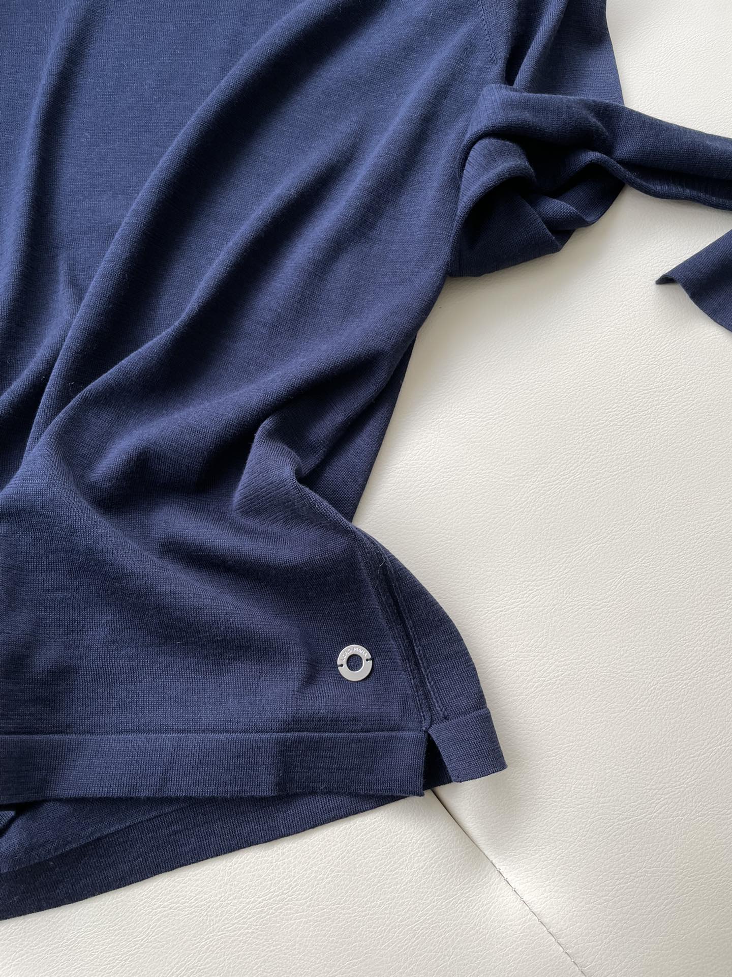 Loropina 6A White Long-Twirl Shirt: High-Quality Women’s Suit for Factory Orders - 图片 6