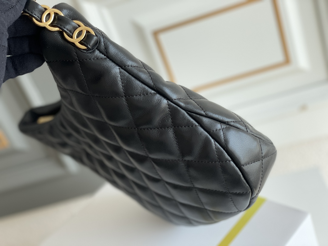 🌼现货 白金版▪️正品级 包装如图𝗖𝗵𝗮𝗻𝗲𝟭 𝟮𝟮𝗞秋冬𝗵𝗼𝗯𝗼腋下包/嬉皮包 大号𝟸𝟸𝚔秋冬新品必入