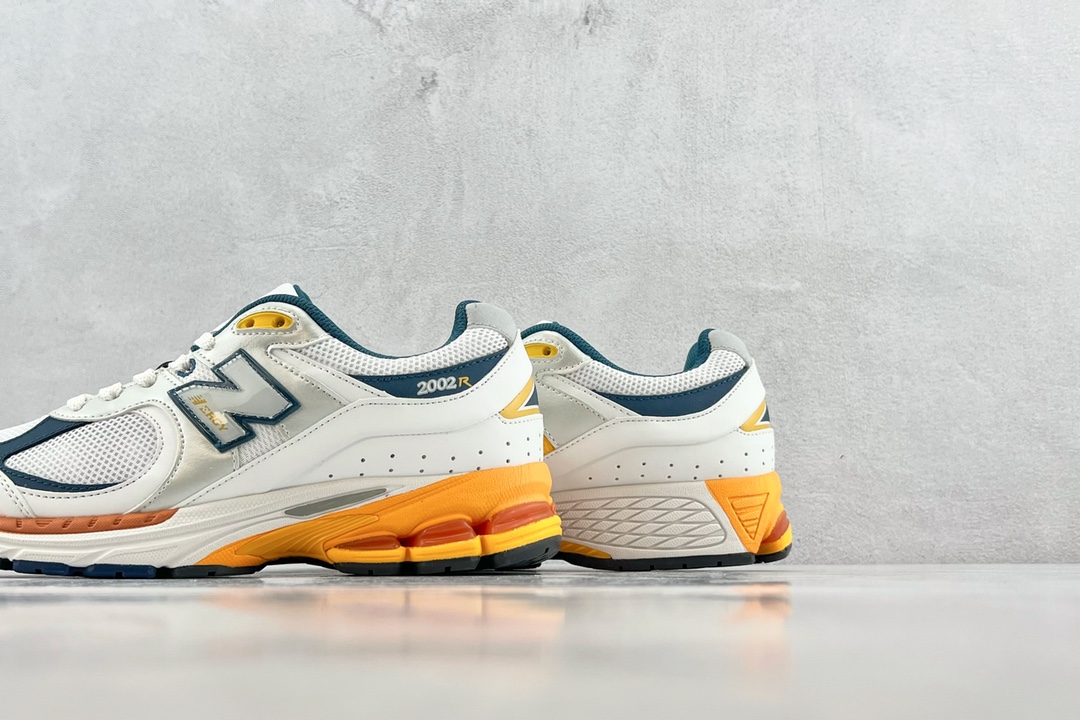 A版NewBalance2002R新