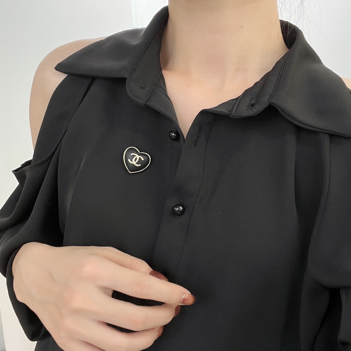 新款☑️CHANEL香奈儿双c桃心爱心胸针