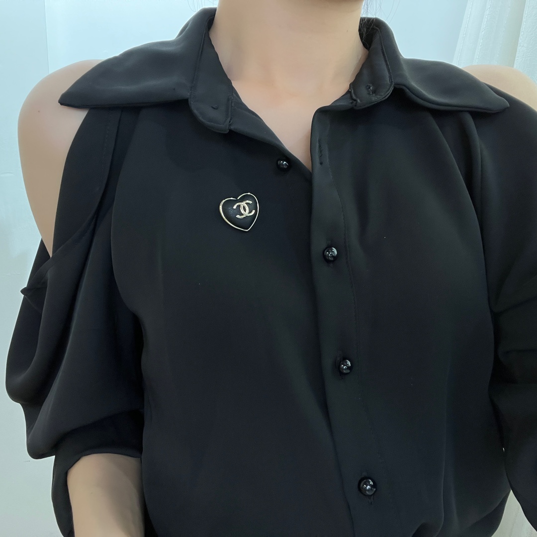 新款☑️CHANEL香奈儿双c桃心爱心胸针