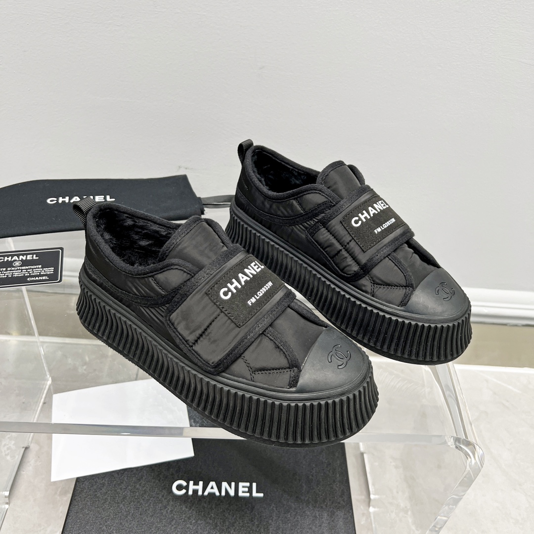 Chanel 2023 Cruise Collection Black Bread Shoes - Lightweight Comfort