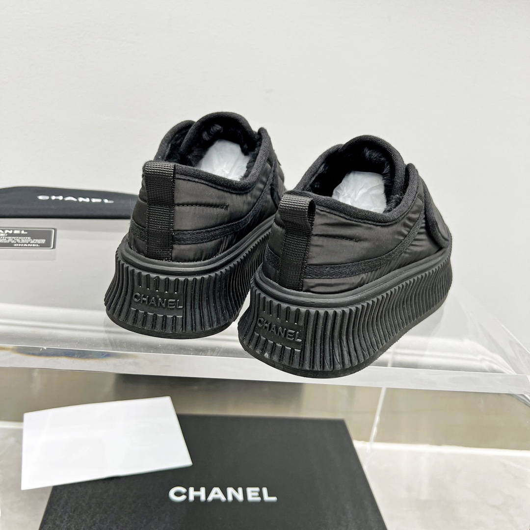 Chanel 2023 Cruise Collection Black Bread Shoes - Lightweight Comfort 7 i1666608956 3437 6