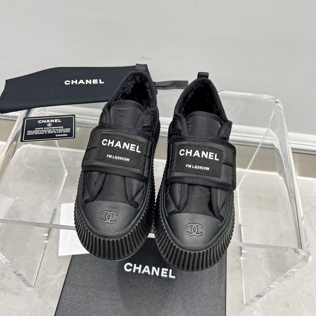 Chanel 2023 Cruise Collection Black Bread Shoes - Lightweight Comfort 3 i1666608956 5479 1