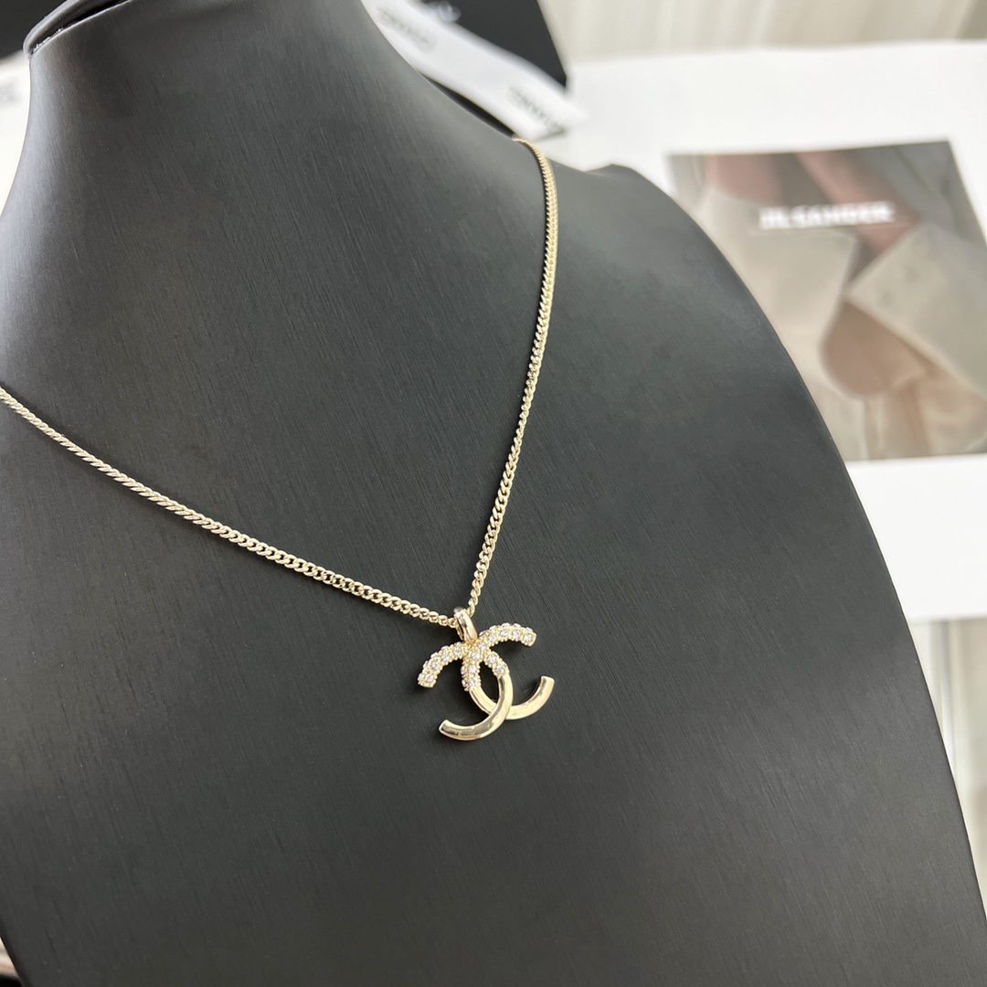 新款☑️CHANEL香奈儿双c水钻拼接项链