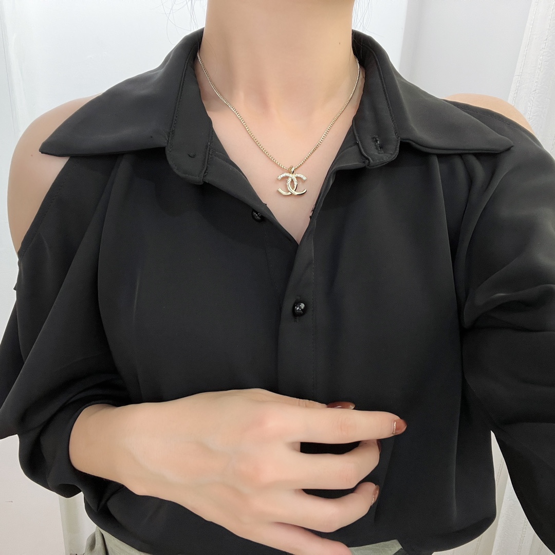 新款☑️CHANEL香奈儿双c水钻拼接项链