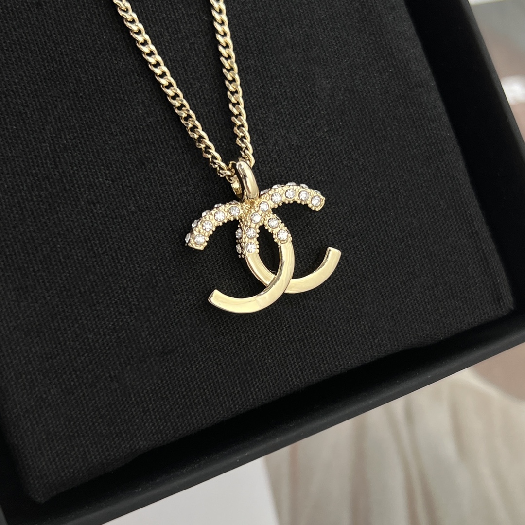 新款☑️CHANEL香奈儿双c水钻拼接项链